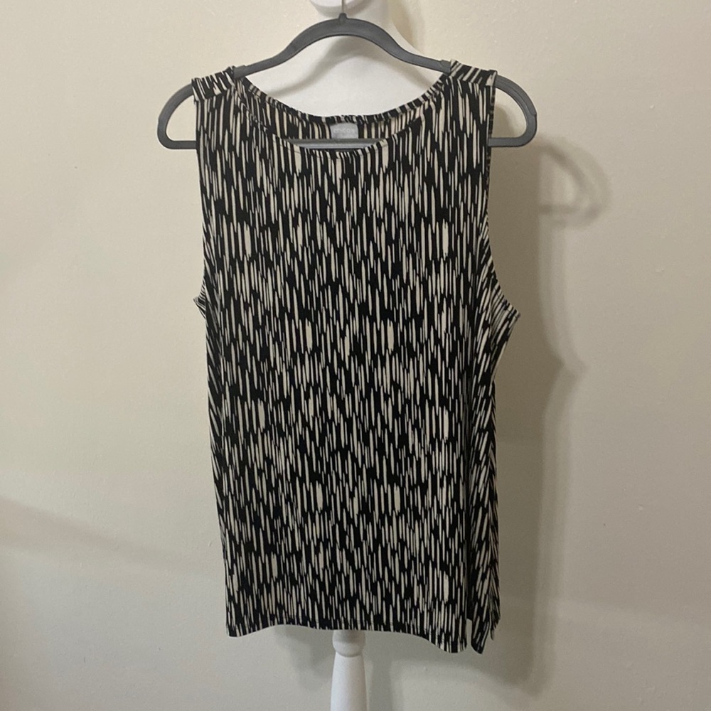 Chicos Traveler tunic size 3 black & white